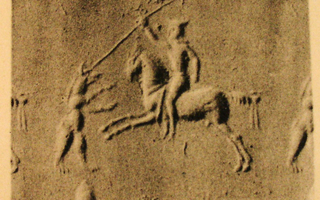 Horse-riding Median spearman hunting bear
