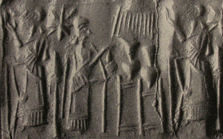 Pot-stand between king and his attendant