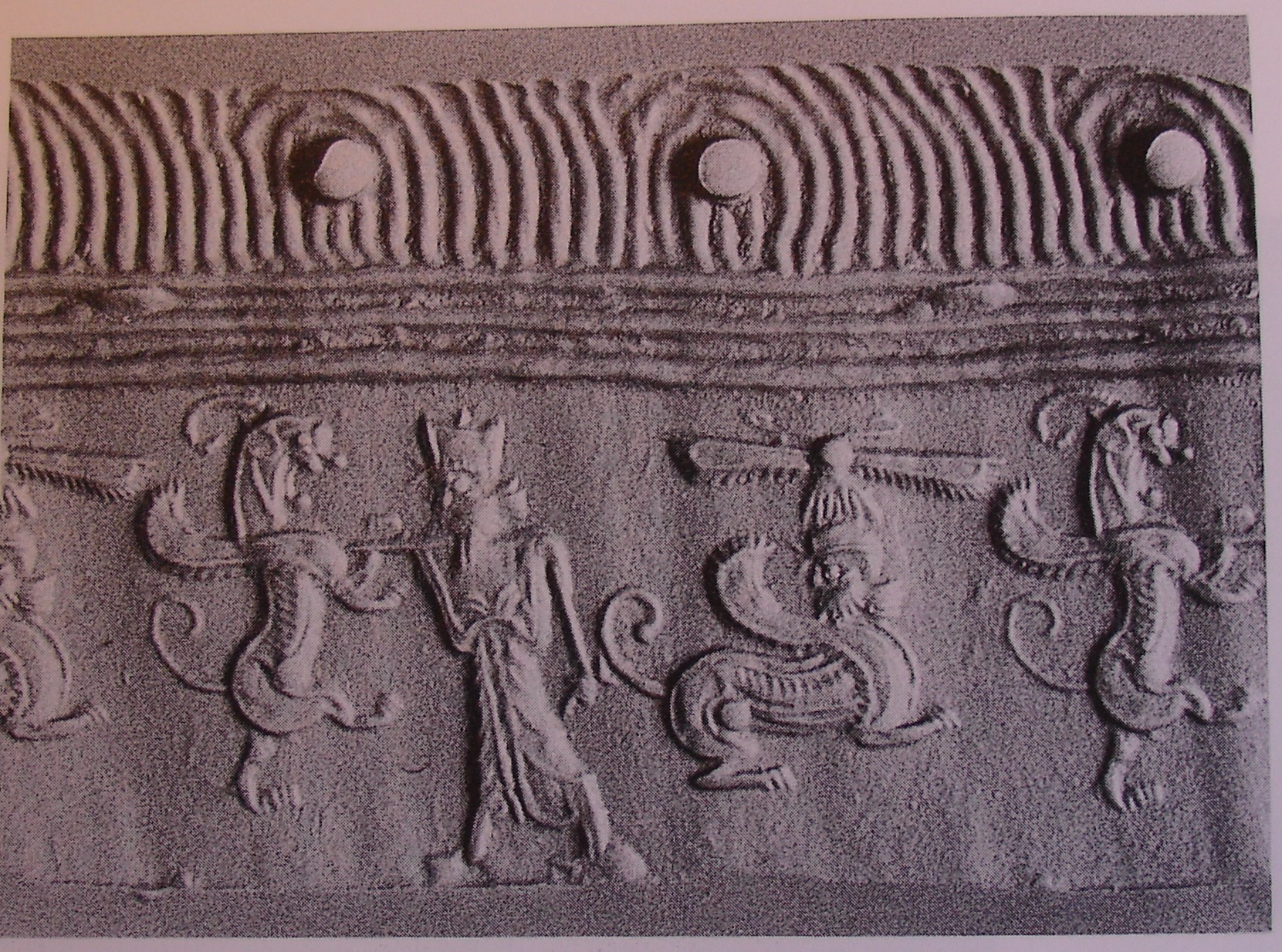 Stamp-cylinder seal: Royal hero fighting rampant lion-dragon beside human-headed winged lion (shedu, sphinx) under winged sun-disc (cylinder image) – Wild goat (ibex) under crescent moon (stamp image)